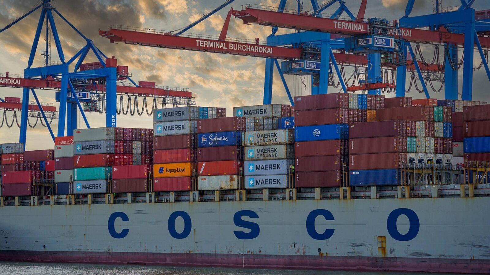面向 B2B 买家与出口商的《Incoterms 2020》指南:如何选择正确术语并避免高成本纠纷